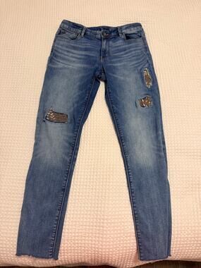 White House Black Market The Slim Beaded Patch Jeans Size 6
